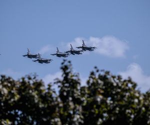 Defilada wojskowa 15 sierpnia w Warszawie