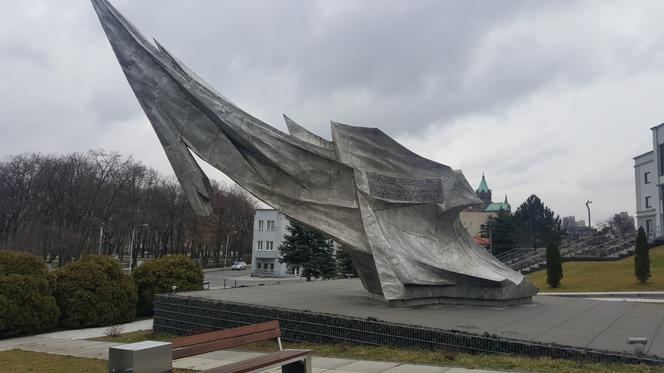 Władze Czeladzi chcą walczyć o dwa pomniki