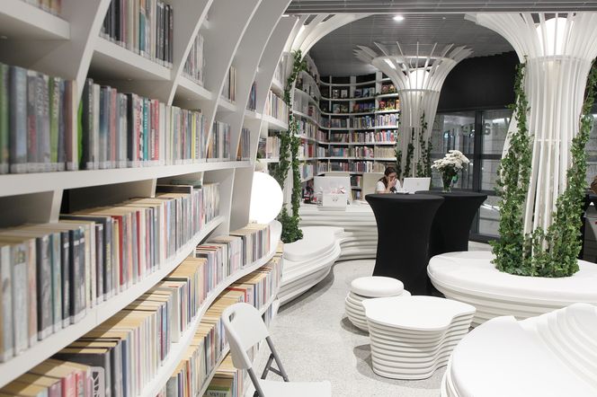 Otworzyli pierwszą w Polsce bibliotekę na stacji metra. Metroteka już działa
