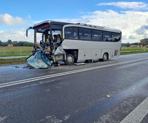 Lubelskie: Wypadek ciężarówki i szkolnego autokaru. Są ranni 