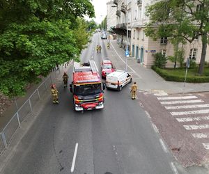 Ludzie usłyszeli huk, z okien buchnął pył. Runęła część zabytkowej kamienicy w Śródmieściu