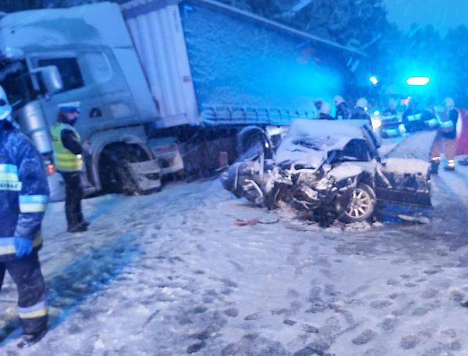 Surowe. 16-letnia Wiktoria potrzebuje krwi! Walczy o życie po wypadku, w którym zginęły dwie osoby