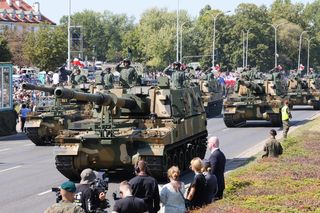 Tak wyglądały uroczystości w całej Polsce. Pierwsza taka defilada w historii