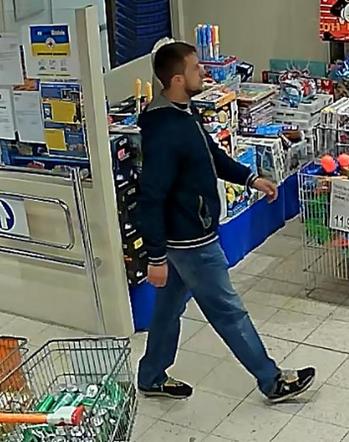 Poznań. Ukradł dziewięć zestawów klocków Lego! Policja szuka złodzieja!