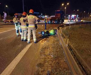 Pruł motorem uciekając przed policją. Roztrzaskał się o osobówkę