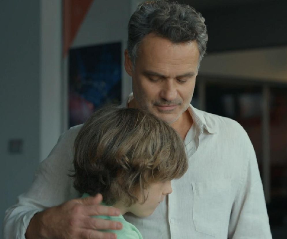 Barwy szczęścia. Grześ (Noah Culbreth), Karol (Jan Wieczorkowski)