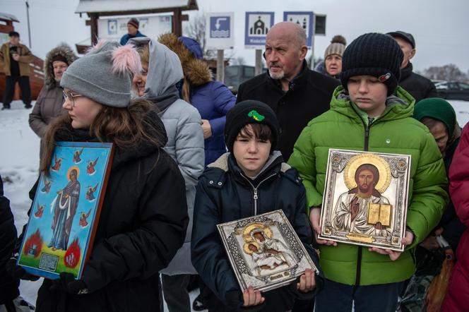 Prawosławni w Sławatyczach obchodzą Święto Jordanu. Woda w Bugu znów poświęcona