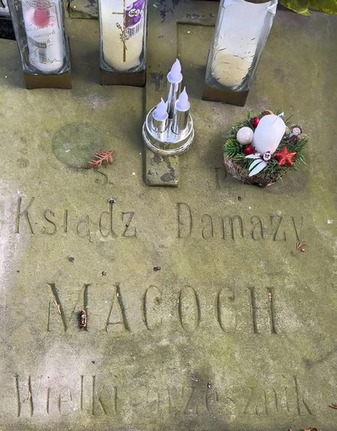 Tak wygląda grób księdza Damazego Macocha. Trafił do więzienia za zabójstwo [ZDJĘCIA].