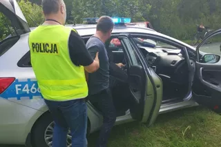 Łódzkie: Pojechał po chleb, spowodował kolizję. WYDMUCHAŁ 4 PROMILE! [FOTO]