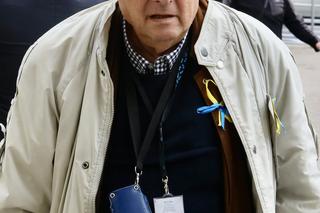 Adam Michnik na pogrzebie Janusza Weissa