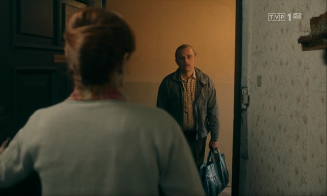 Stulecie Winnych  4, odcinek 41 (2): Mania (Magdalena Walach), Ryszard (Piotr Rogucki)