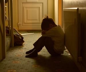 12 dzieci odebranych z rodziny zastępczej. Ze śladami bicia i maltretowania trafiły do szpitala