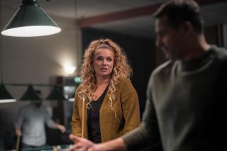 Przyjaciółki, odcinek 247. Patrycja (Joanna Liszowska), Wiktor (Paweł Deląg)