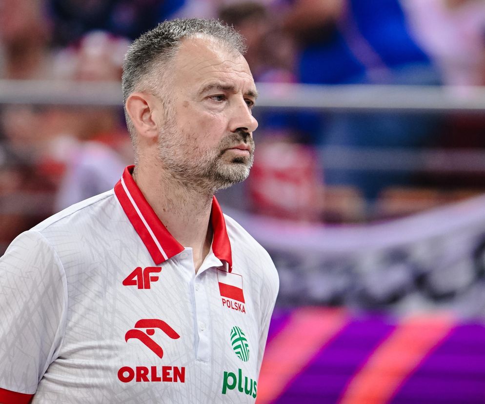 Trener Nikola Grbić w koszulce polskiej kadry. O jego sukcesach z siatkarzami przeczytasz na SE Supersport.