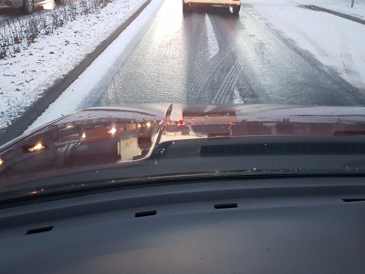 Kraków i Małopolska: uwaga na gołoledź! IMGW wydał ostrzeżenie pierwszego stopnia
