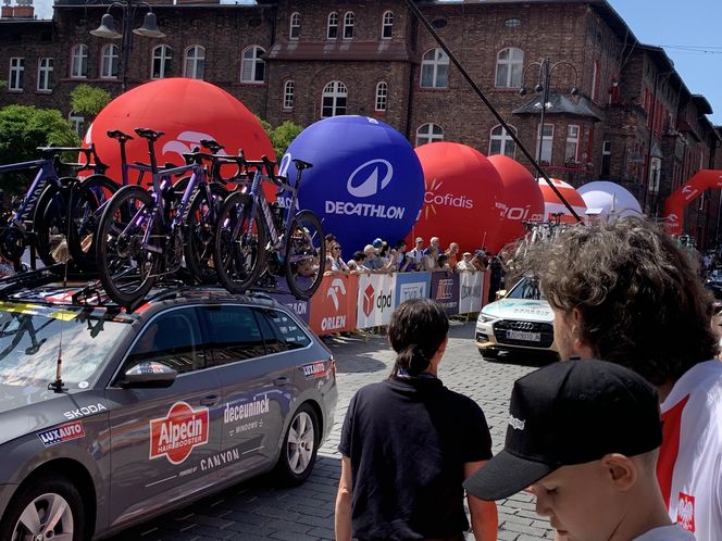Tour de Pologne 2025. Start w Katowicach Nikiszowcu