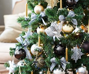 Jak ubrać choinkę: inspiracje 