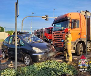 Wypadek na skrzyżowaniu Chrobrego z Trasą Prezydenta Władysława Raczkiewicza w Toruniu