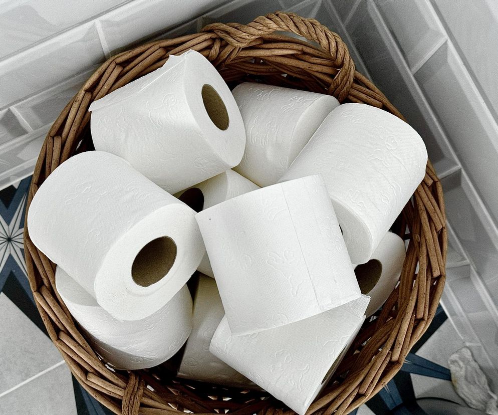 Zawsze wkładam papier toaletowy do szafy z ręcznikami. Mam ważny powód