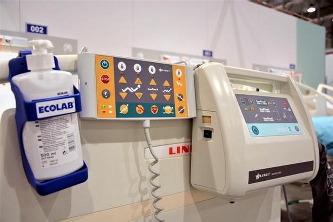 Tak wygląda szpital tymczasowy w Łodzi. Hala EXPO zmieniła się nie do poznania! 