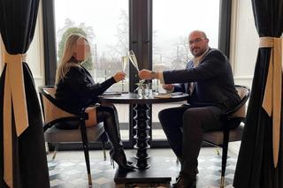 Były szef Wiadomości chwali się bogactwem. Jachty, markowe koszulki, podróże