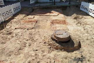 Rozkopanie dużego skrzyżowania odsłoniło fragmenty historii miasta Siedlce