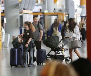 Marcin Hakiel z rodziną lecą na wakacje