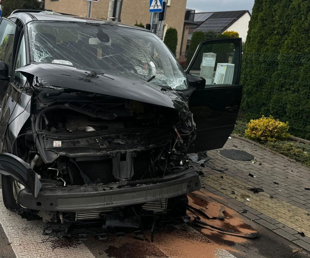 Groźny wypadek pod lotniskiem w Pyrzowicach. Kierowca BMW wymusił pierwszeństwo. Cztery kobiety w szpitalu