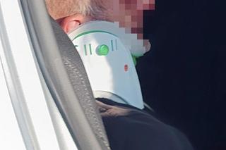 Szedł z córeczką poboczem, wjechało w nich auto