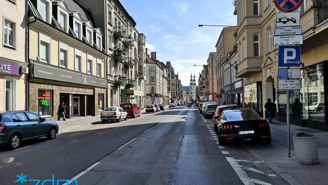 Ruszył kolejny etap prac na ul. Garbary! Straż miejska odholowuje auta!