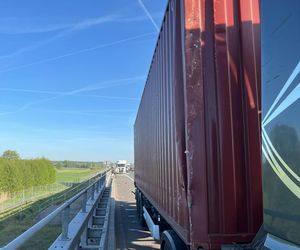 Zderzenie dwóch ciężarówek na S5 koło Rawicza