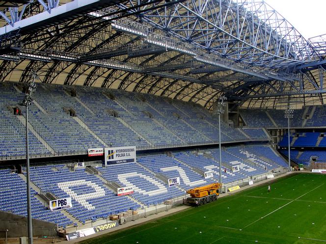 Stadion Lech Poznań, trybuny