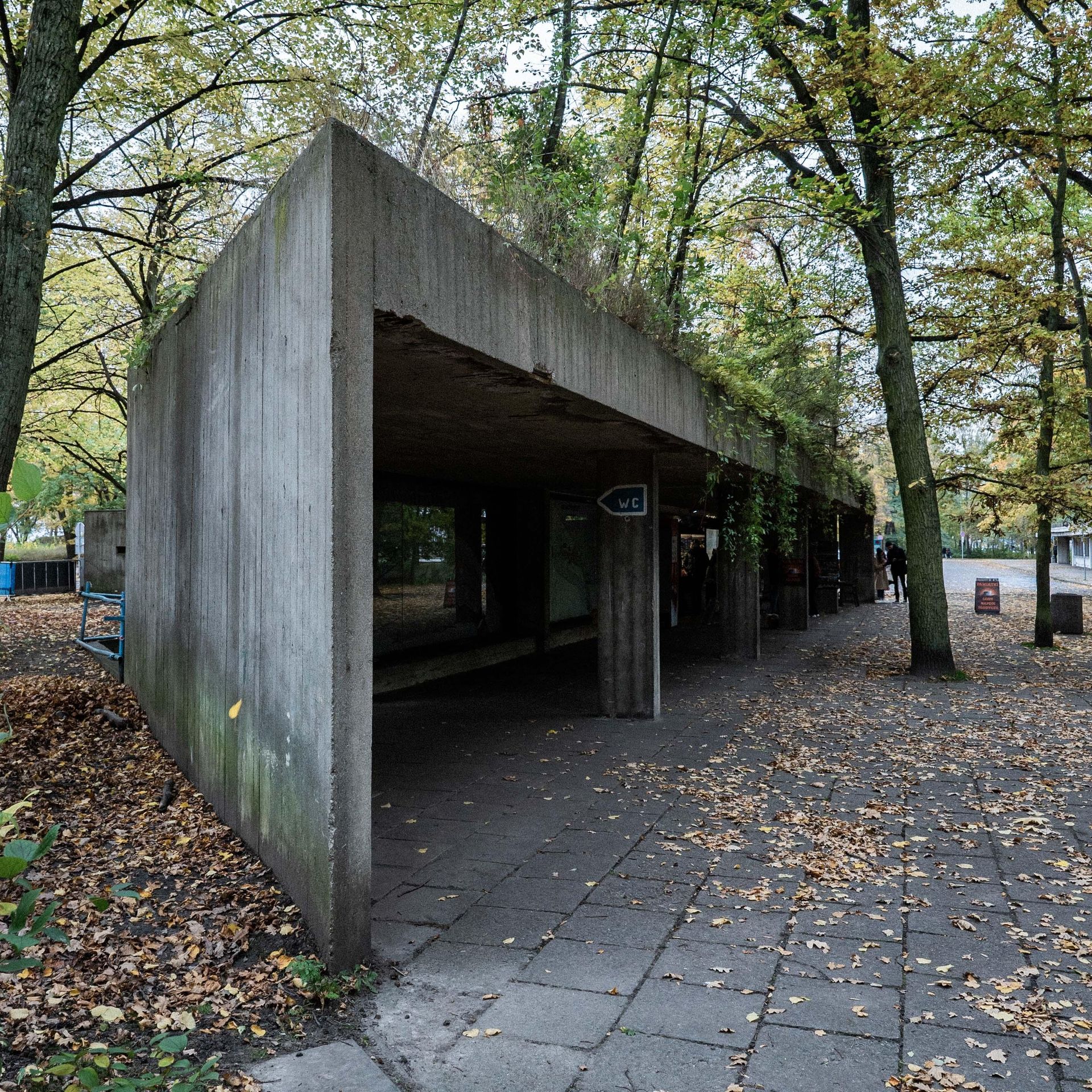 Brutalistyczna wiata: Westerplatte w Gdańsku