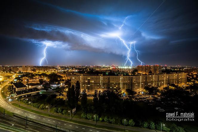 W Poznaniu tej burzowej nocy powstało wiele wspaniałych zdjęć