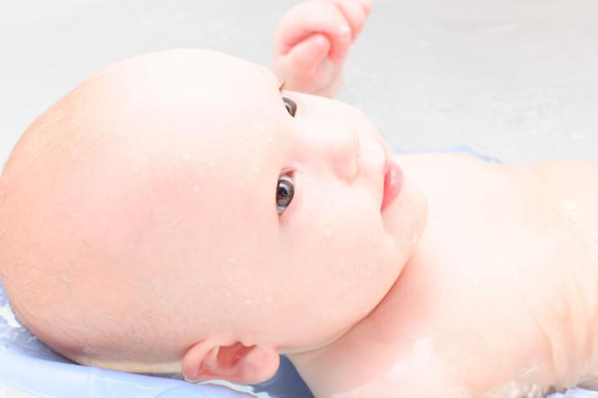 Kąpiel niemowlaka - nowe zalecenia lekarzy dotyczące kąpieli małych dzieci