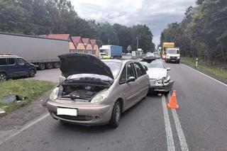 DK 19. Tchórzew. Wypadek w trakcie pielgrzymki! 3 osoby ranne, w tym 2 dzieci