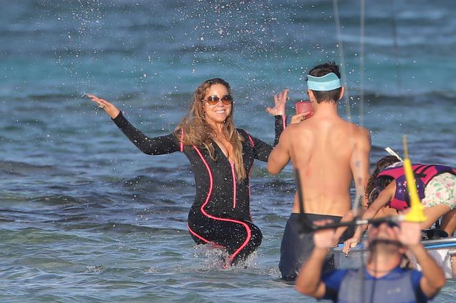 Mariah Carey i Bryan Tanaka na plaży