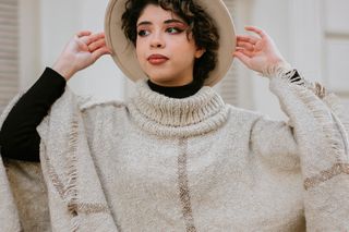 Quiet luxury na jesień i zimę. Jak ubierać się elegancko i z klasą w chłodne dni?