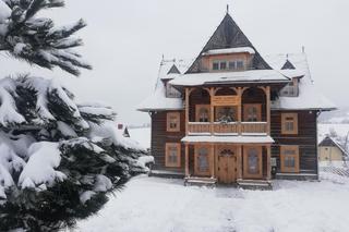 Największy w Polsce drewniany budynek znajdziemy w Małopolsce. Wyróżnili go internauci 