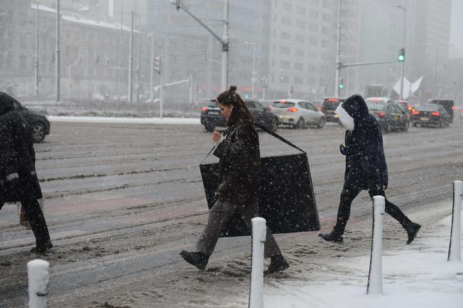 Wielka śnieżyca nadciąga do Warszawy. Spadnie nawet 15 cm śniegu! Będzie paraliż?!