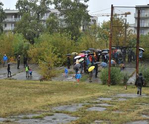 Mieszkańcy zwiedzili opuszczony tor kolarski RKS Orzeł na Pradze-Południe