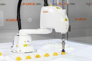 Roboty SCARA – szybka, precyzyjna i opłacalna automatyzacja procesów