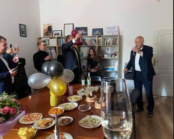 Korwin świętował urodziny z partią