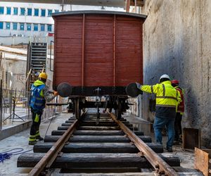 Tak wagon trafił do podziemi Muzeum Getta Warszawskiego