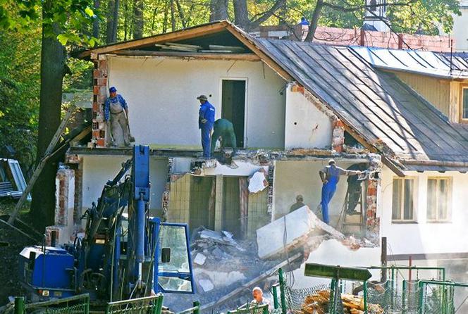 Rozbiórka budynku: co na to prawo budowlane?