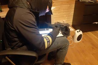 Zatrzymali „Szamana” i przerwali narkotyczną ceremonię. Cztery osoby w rękach policji