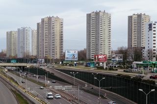 7 olbrzymich wieżowców, w każdym prawie 1000 mieszkańców. Te bloki-gwiazdy wybudowano w PRL-u
