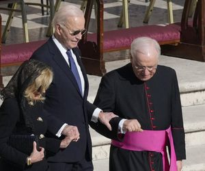 Gafy polityków na pogrzebie papieża Franciszka! Telefony i stroje