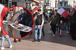 Rolnicy strajkowali częstując tym, co mają najlepsze! Mieszkańcy byli w szoku