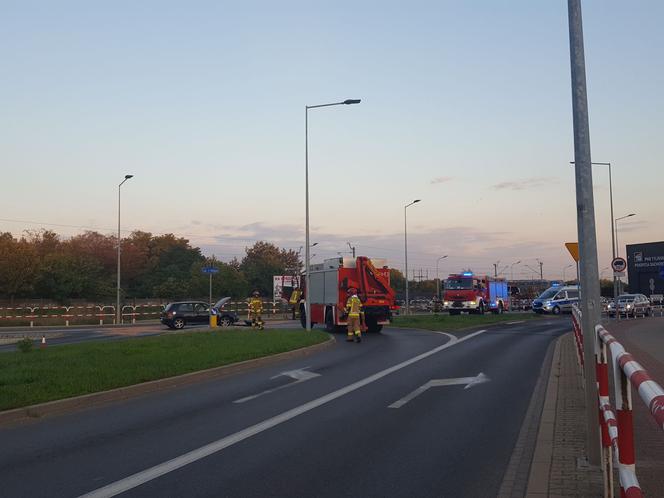 Poranna kolizja dwóch aut w Lesznie. Kierowca jednego z nich nigdy nie miał prawka